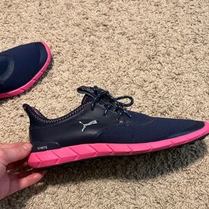 Puma Dark Blue and Bright Pink golf shoes 6.5